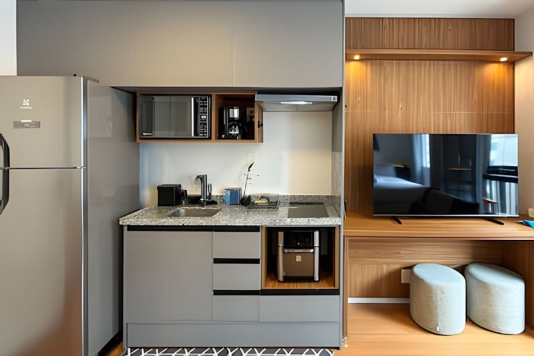 Studio em Pinheiros/Metrô Clínicas/R. Oscar Freire