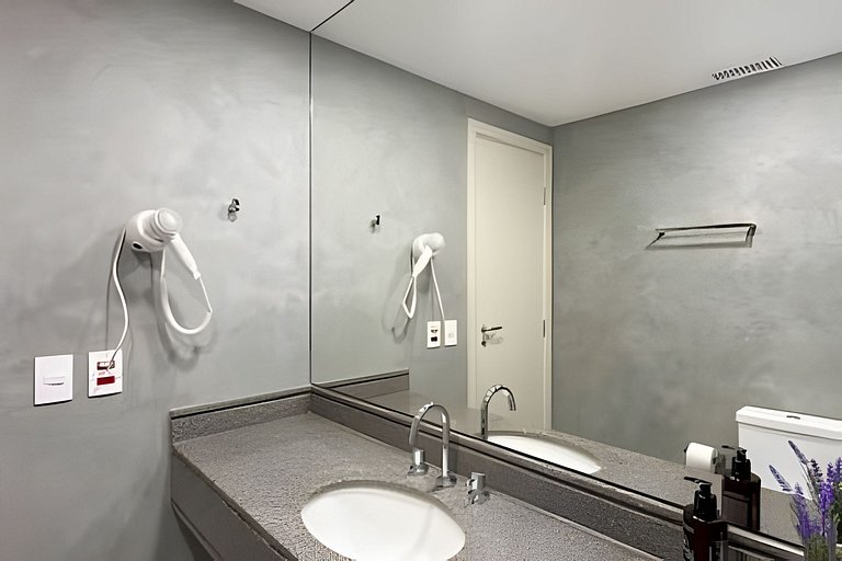 Flat Moderno em Congonhas com sofá-cama 1113