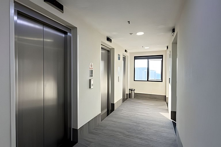 Flat Moderno em Congonhas com sofá-cama 1113