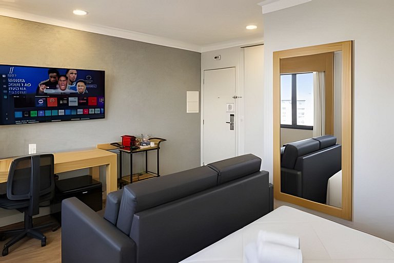 Flat Moderno em Congonhas com sofá-cama 1113